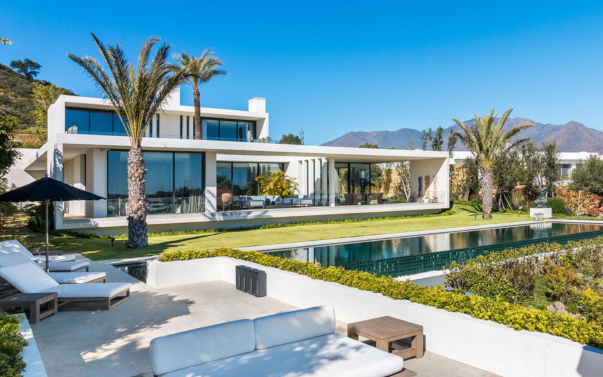 Key ready villas in Golfside, Finca Cortesin